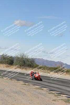 media/Nov-16-2025-Race Pace (Sun) [[8c5fa54630]]/Verified Riders/4-Turn 3 Inside (1050am)/